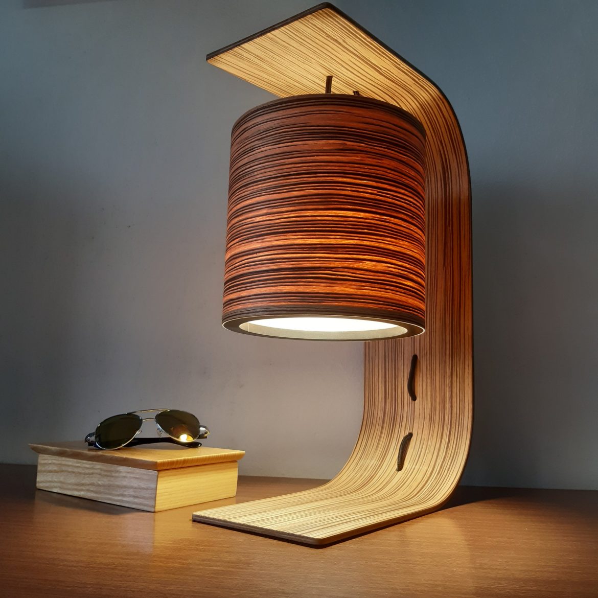 Lamp and Table in One: The Perfect Space-Saving Solution for Your Home