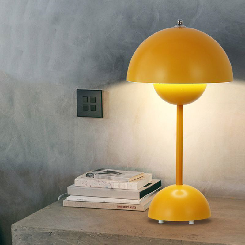 Gleaming Elegance: The Fabulous Murano Glass Table Lamps