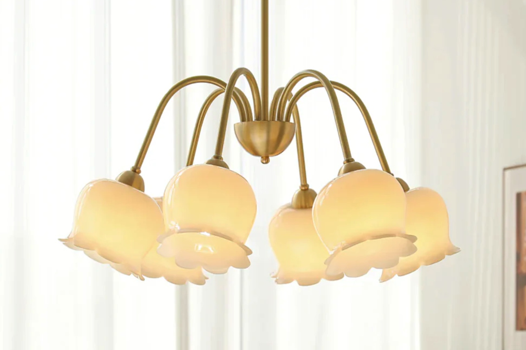 Timeless Elegance: Vintage Cream Ceramic Chandelier