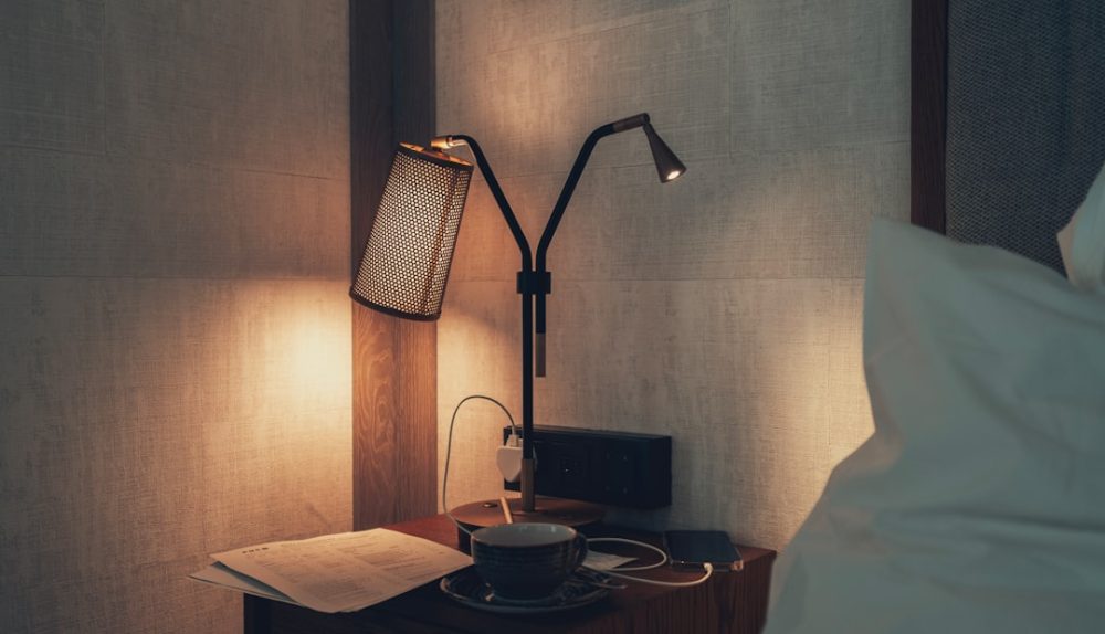 Photo retro bedroom LED bedside table lamp