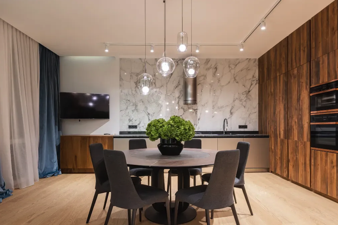 Create Warm Ambiance with Modern Dining Room Pendant Lighting